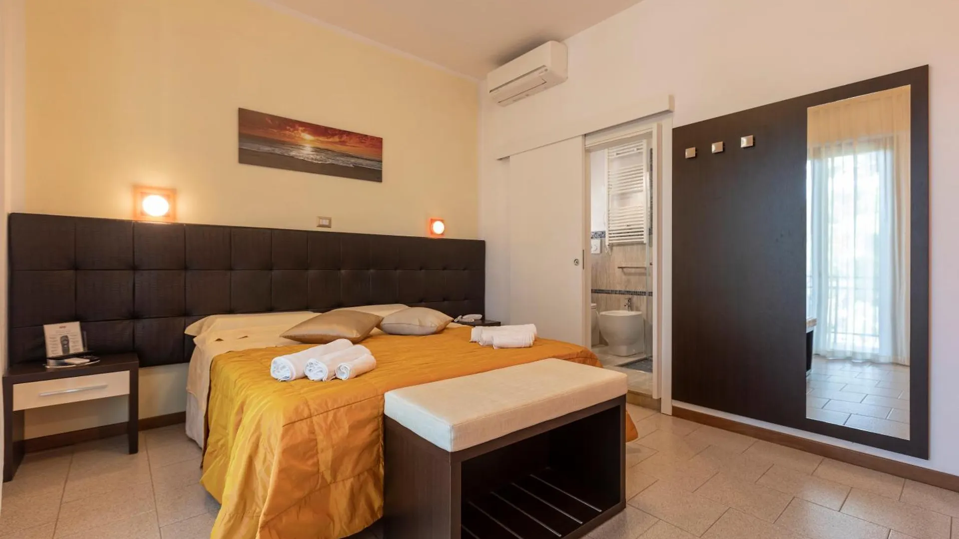Hotel Deborah Milano Marittima İtalya