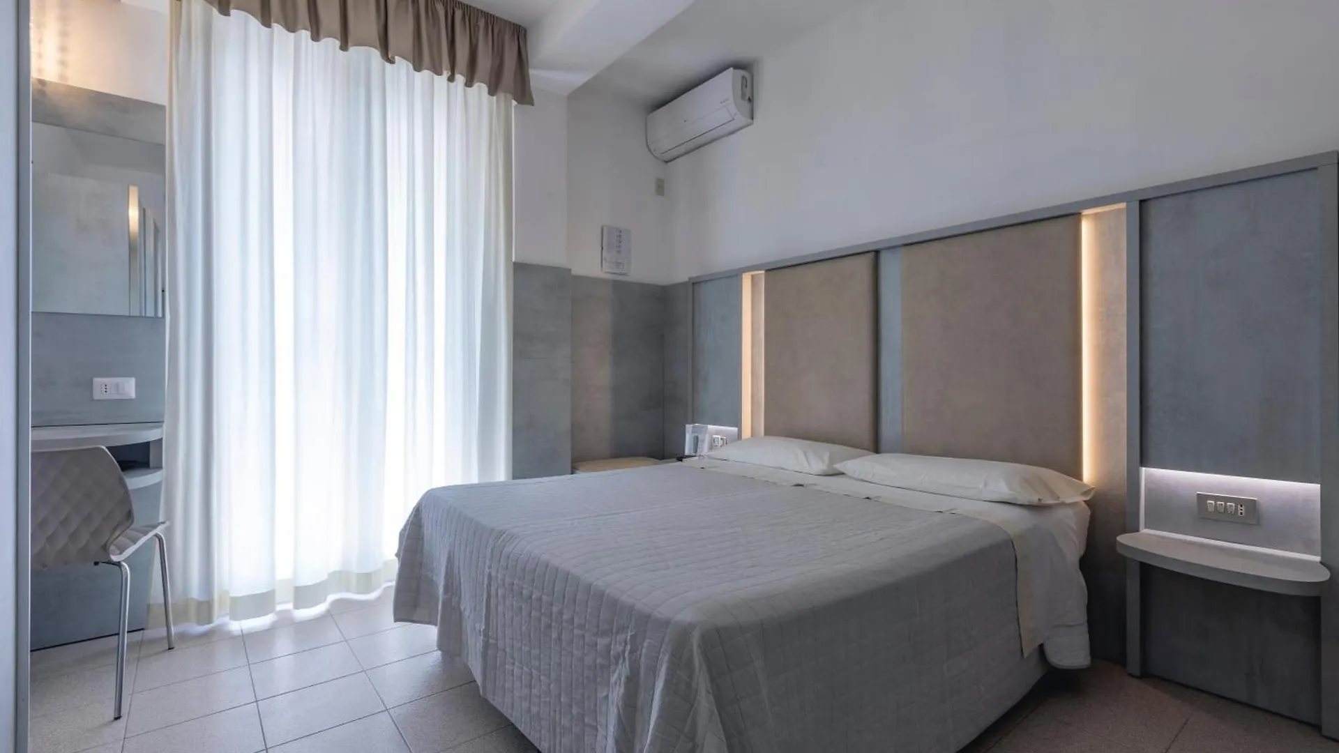 ***  Hotel Deborah Milano Marittima Italië