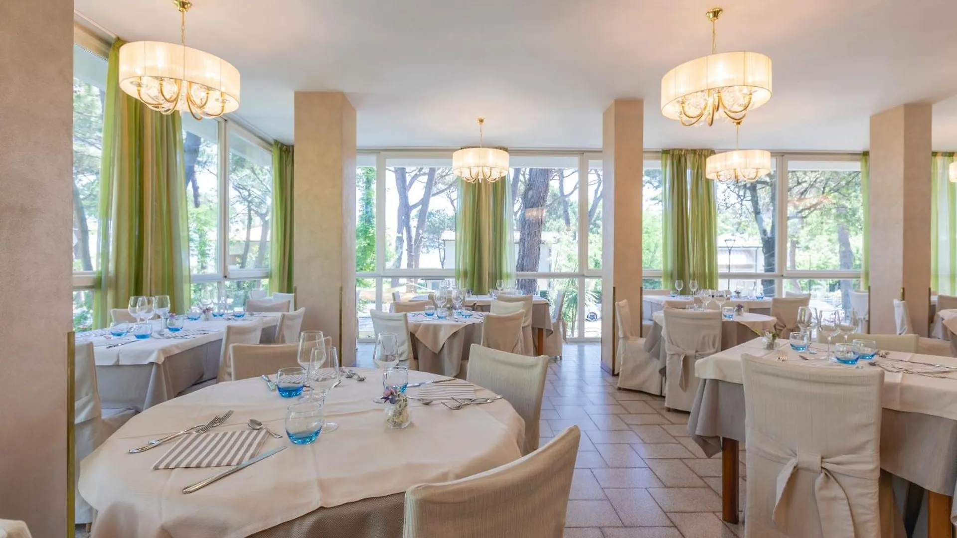 Hotel Deborah Milano Marittima 3*,  Italië