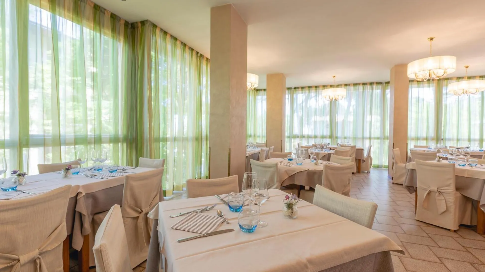 Hotel Deborah Milano Marittima İtalya