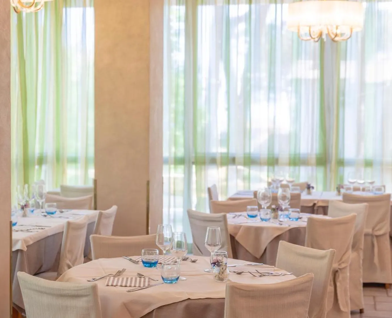 Hotel Deborah Milano Marittima 3*,  İtalya
