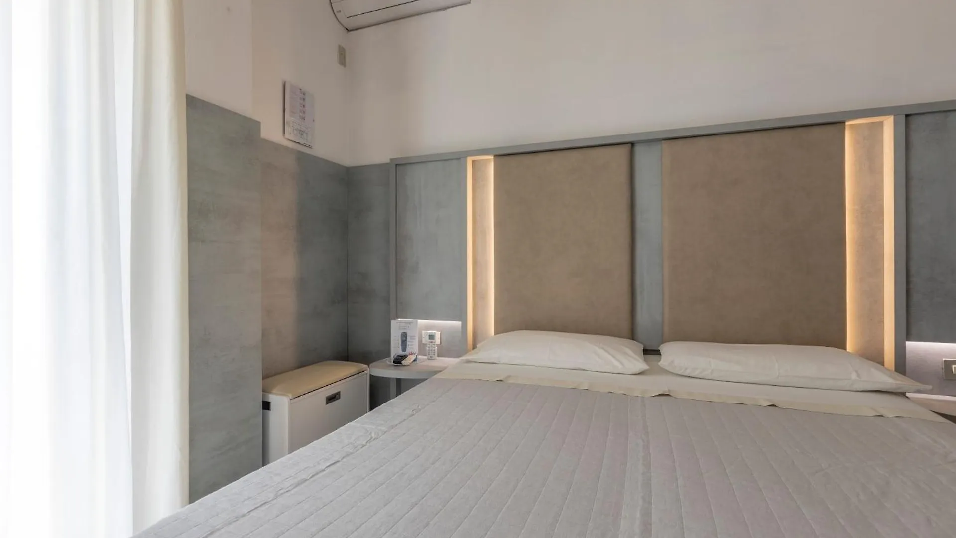 Hotel Deborah Milano Marittima 3*,