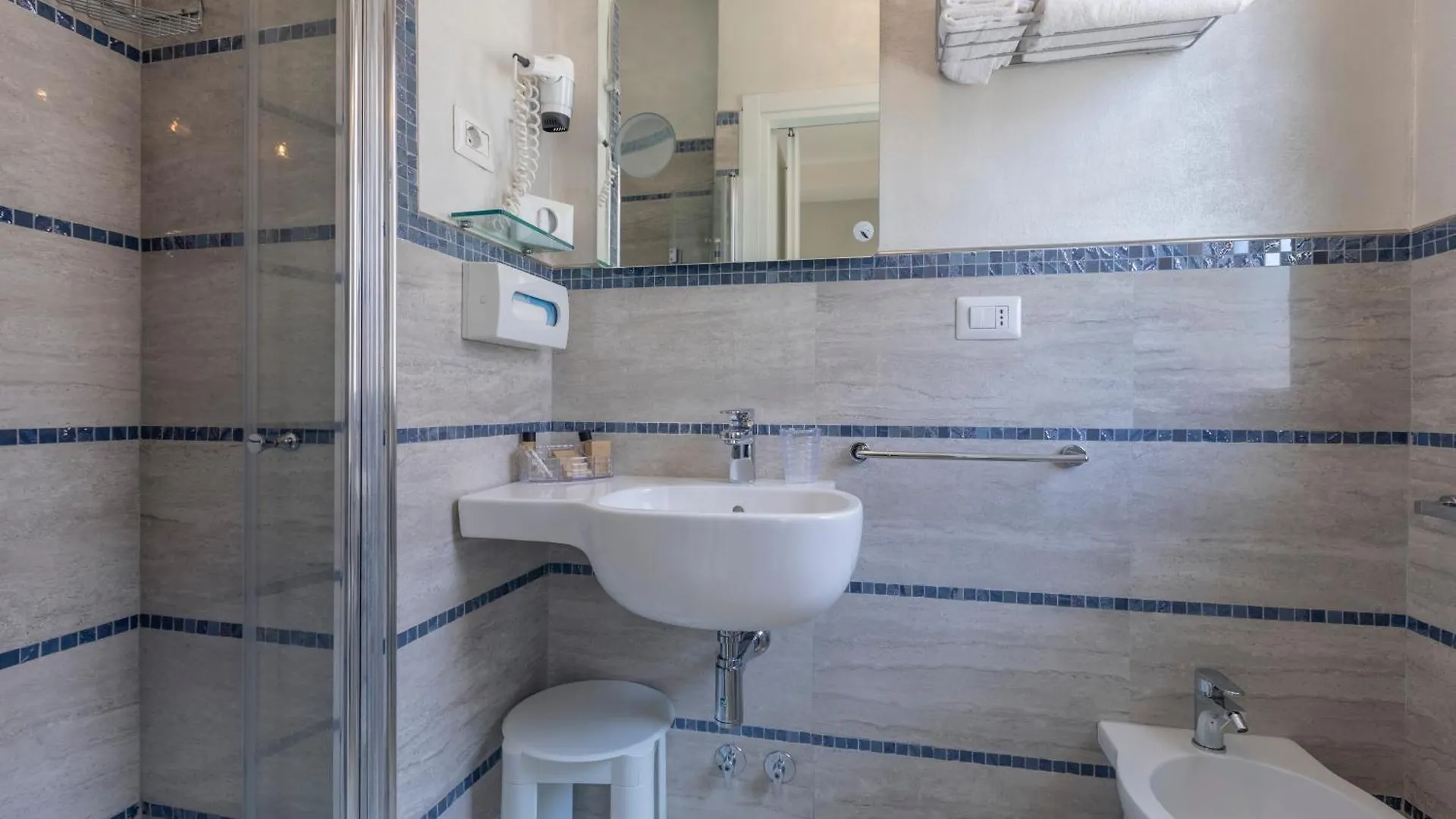 Hotel Deborah Milano Marittima 3*,