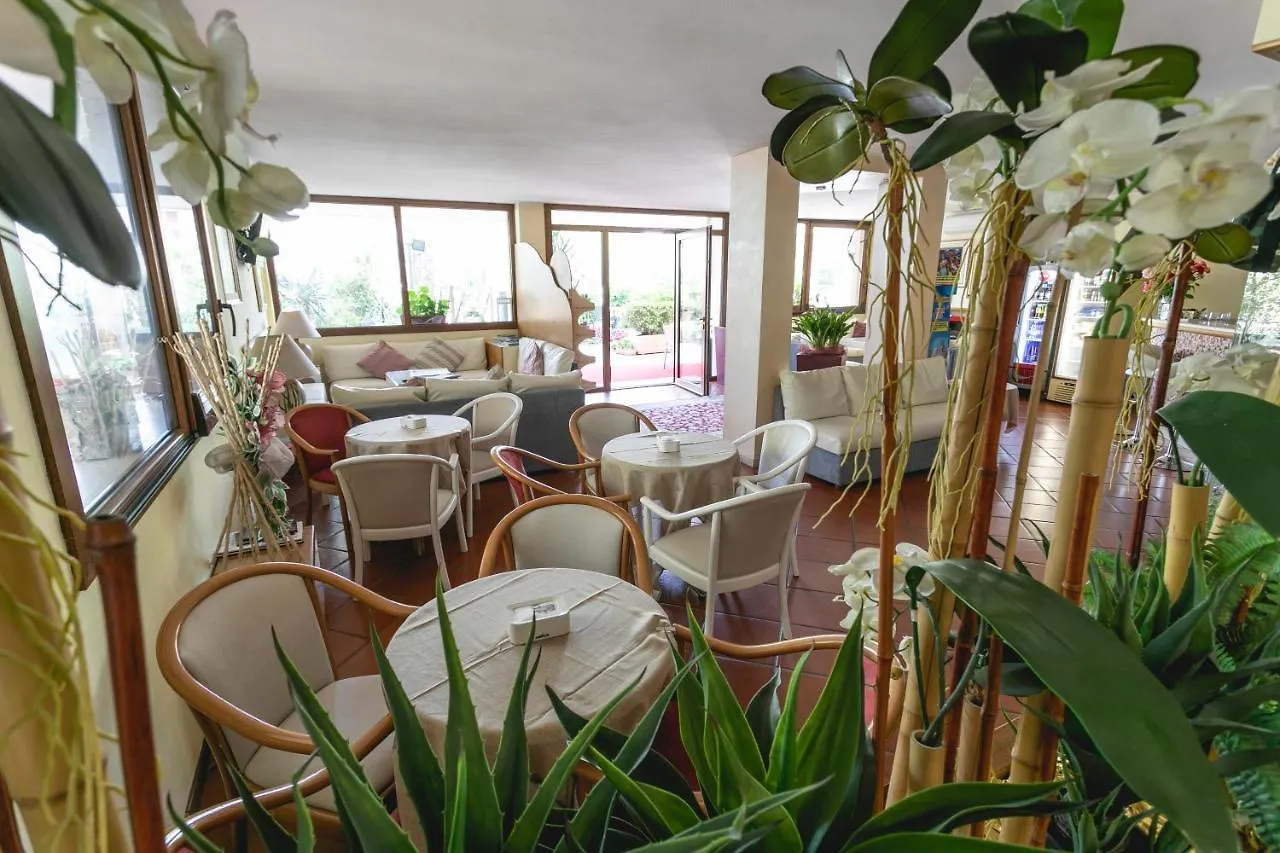 ***  Hotel Deborah Milano Marittima Italië