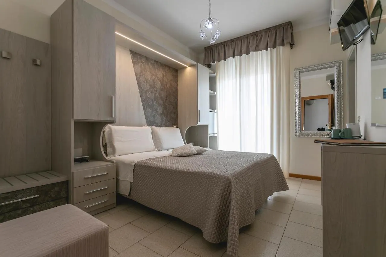 Hotel Deborah Milano Marittima 3*,