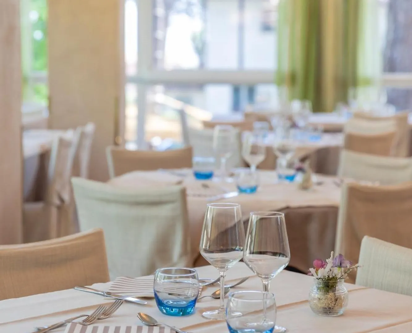 Hotel Deborah 밀라노마리티마
