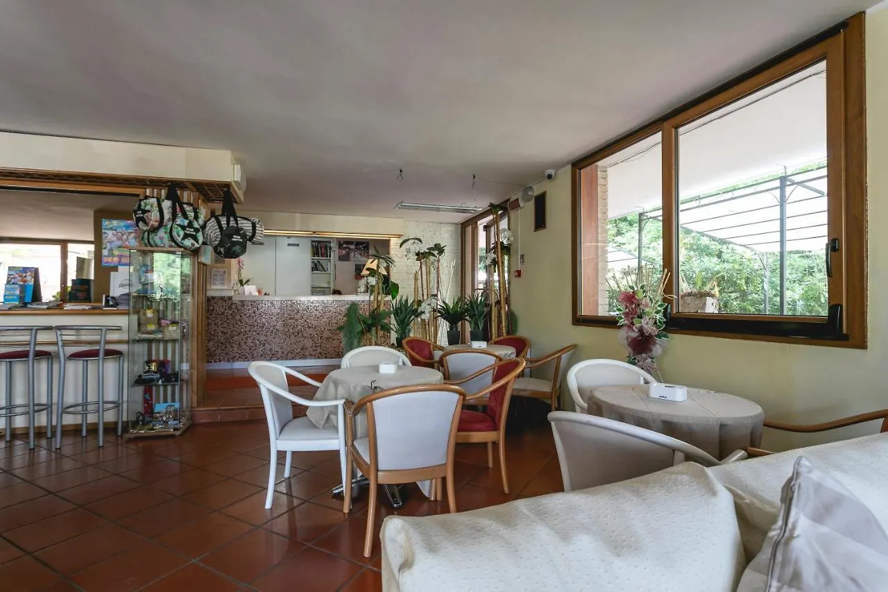Hotel Deborah Milano Marittima 3*,